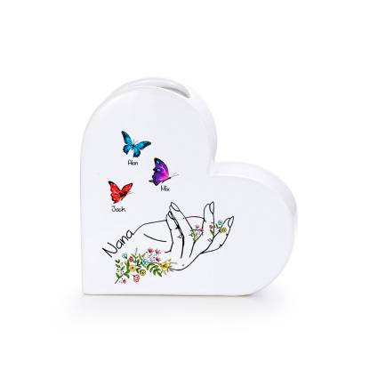 Jarrón de cerámica para Nana con corazones y mariposas, personalizado con 2-8 nombres