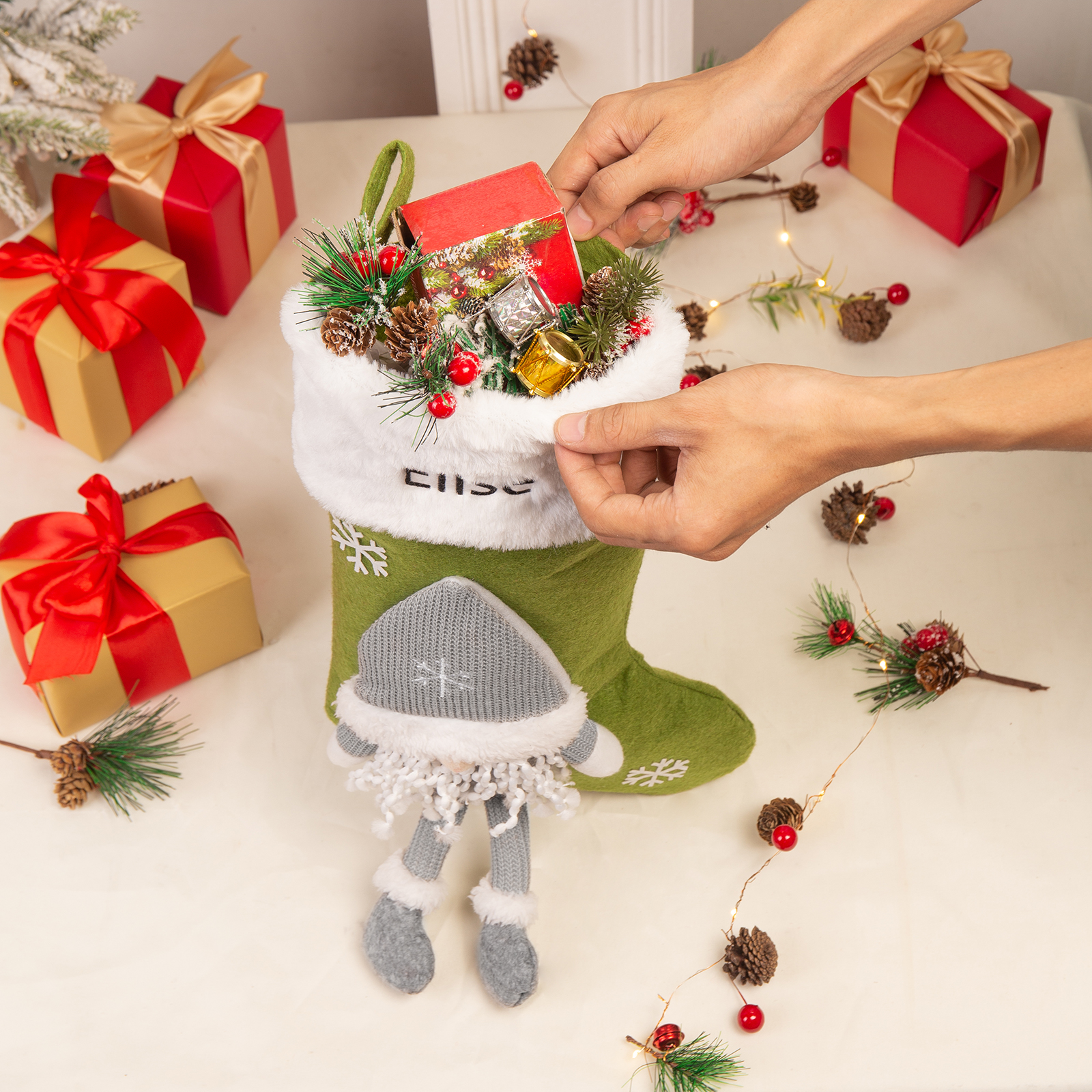 Adornos de medias navideñas con muñeco de genio Bolsa de regalo 1 Nombre personalizado-Jessemade ES