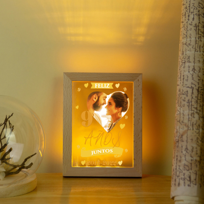 Marco con lámpara aniversario de 1 foto de madera para pareja 1 texto y número personalizados-Jessemade ES