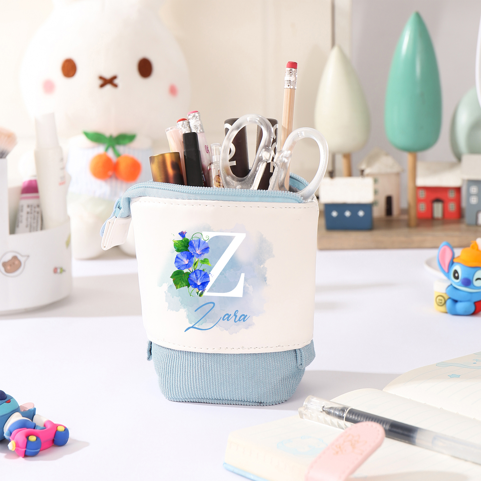 Estuche personalizado con nombre, letra y flor de nacimiento con diseños coloridos para niños