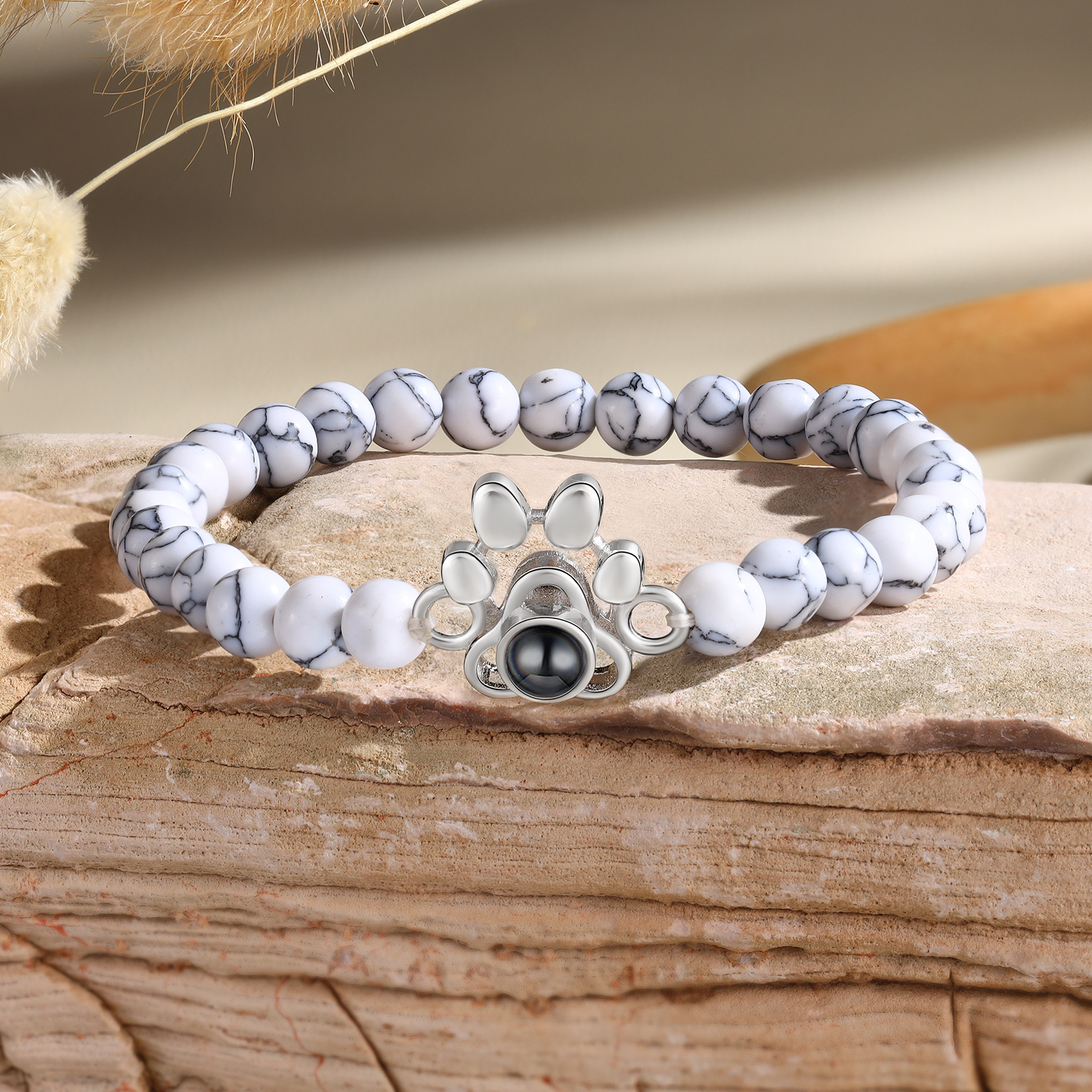 Pulsera de turquesa sintética con proyección de foto en color con dije de pata-Jessemade ES