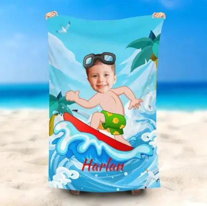 Toallas de Playa Personalizadas con 1 foto y 1 nombre de chico surfing
