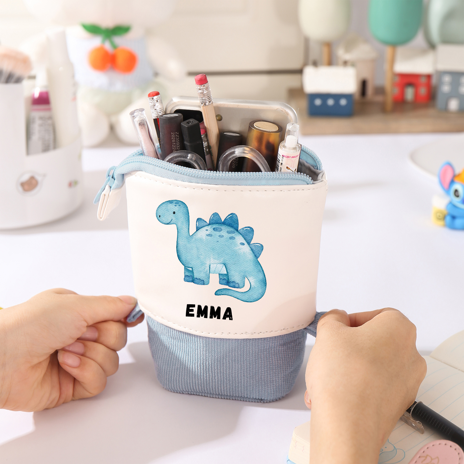 Estuche personalizado con nombre con diseños coloridos de dinosaurio para niños