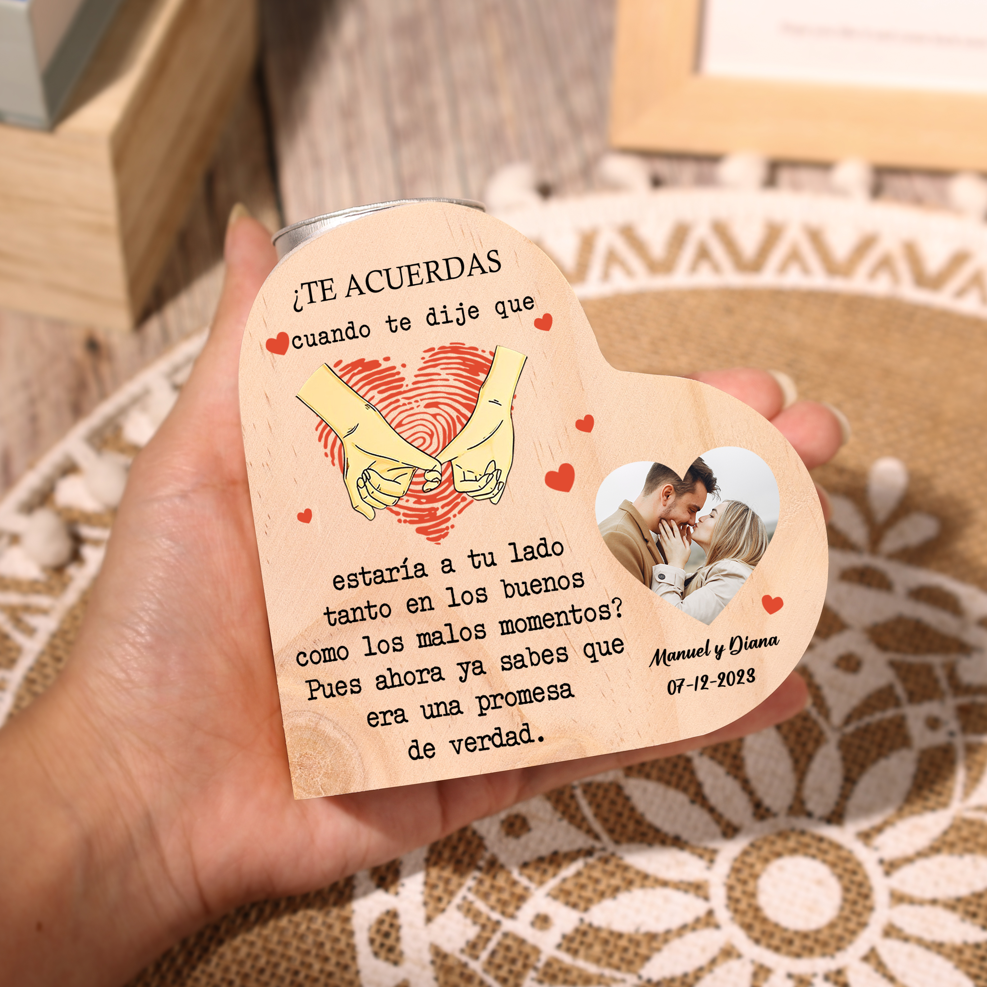 Candelero de madera dedos cogidos para pareja sin vela personalizado con texto, fecha y foto-Jessemade ES