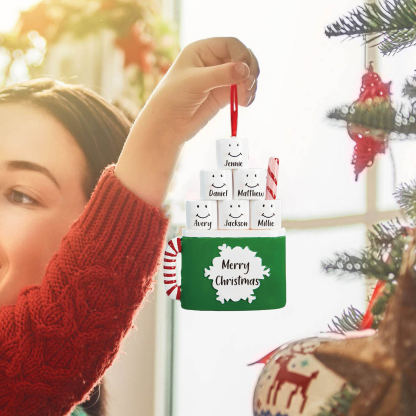 Navidad-Ornamento muñecos navideño de madera taza 6 nombres y 1 texto personalizados adorno del árbol-Jessemade ES