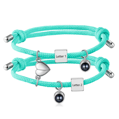 Pulsera de cuerda para pareja personalizada con 2 letras con proyección de foto y dije de corazón magnético-Jessemade ES