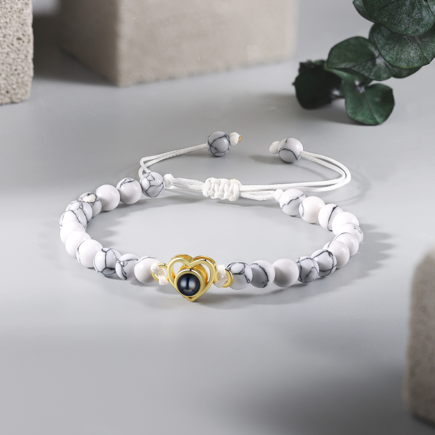 Pulsera de turquesa blanca sintética con proyección de foto en color con dije de corazón pulsera ajustable-Jessemade ES