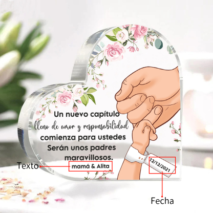 Placa de acrílico en forma de corazón con 1 texto y fecha personalizados para nuevo nacimiento