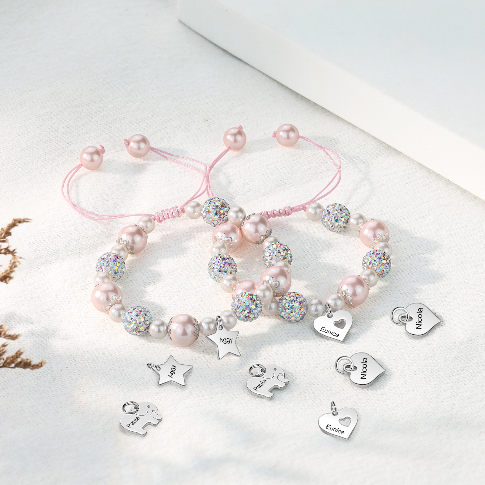 Unidad de 2 pulseras de perlas para mamá e hija con dije personalizado de 2 nombres