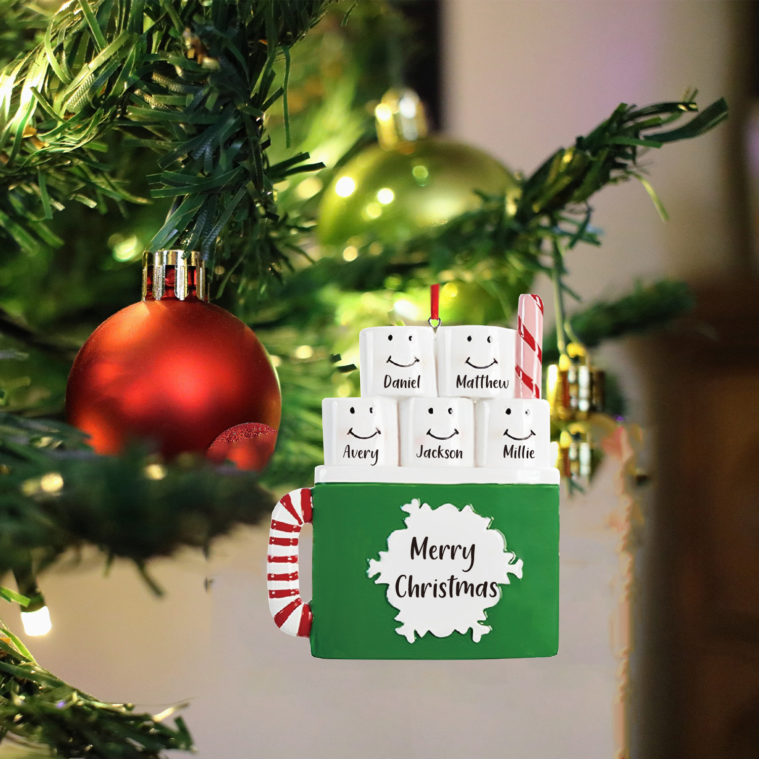 Navidad-Ornamento muñecos navideño de madera taza 5 nombres y 1 texto personalizados adorno del árbol-Jessemade ES