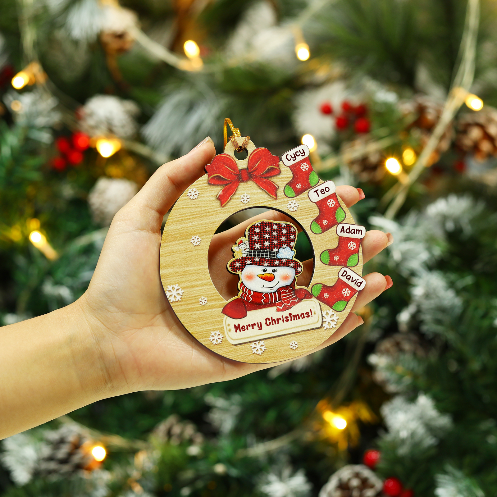 Navidad-Ornamentos Navideños de Madera Muñecos de Nieve y Calcetines 4 Nombres con Texto Personalizados-Jessemade ES