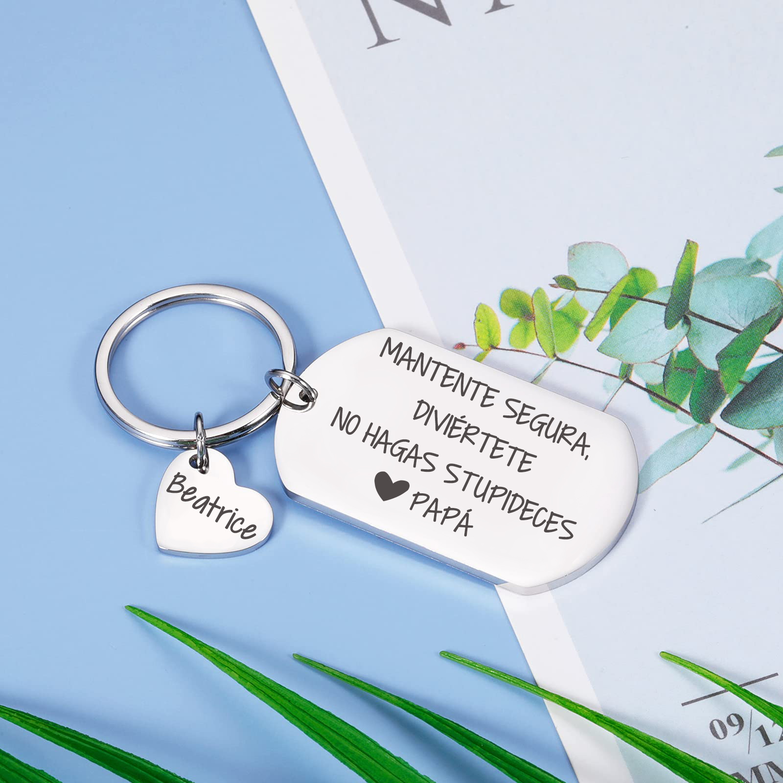 Llavero de placa "MANTENTE SEGURA, DIVIÉRTETE, NO HAGAS STUPIDECES" a hija de padres 1 nombre personalizado-Jessemade ES