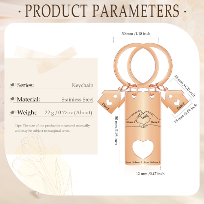 Llavero para pareja posando corazón con manos 2 nombres, 2 letras personalizados con fecha dije de casa-Jessemade ES