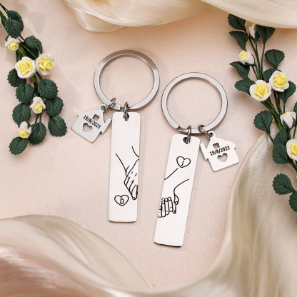 Llavero para pareja mano a mano 2 letras personalizadas con fecha-Jessemade ES