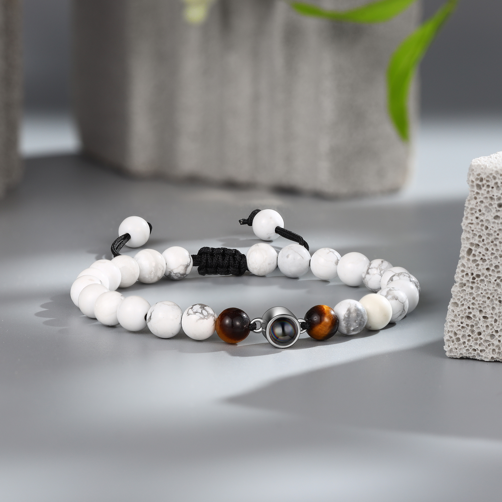 Pulsera de perlas blancas con proyección de foto en color para hombre