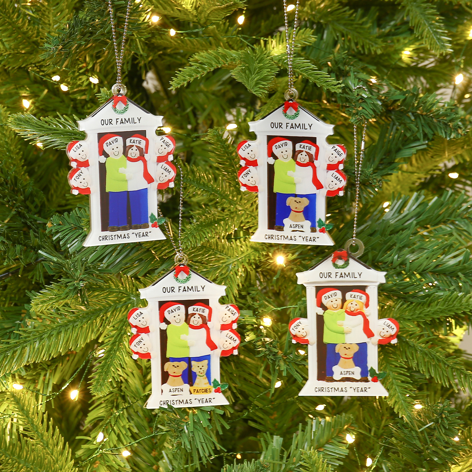 Navidad-Ornamentos Navideños de Acrílico Familia en Puerta con Perro 4 Nombres Personalizados con 2 Textos-Jessemade ES
