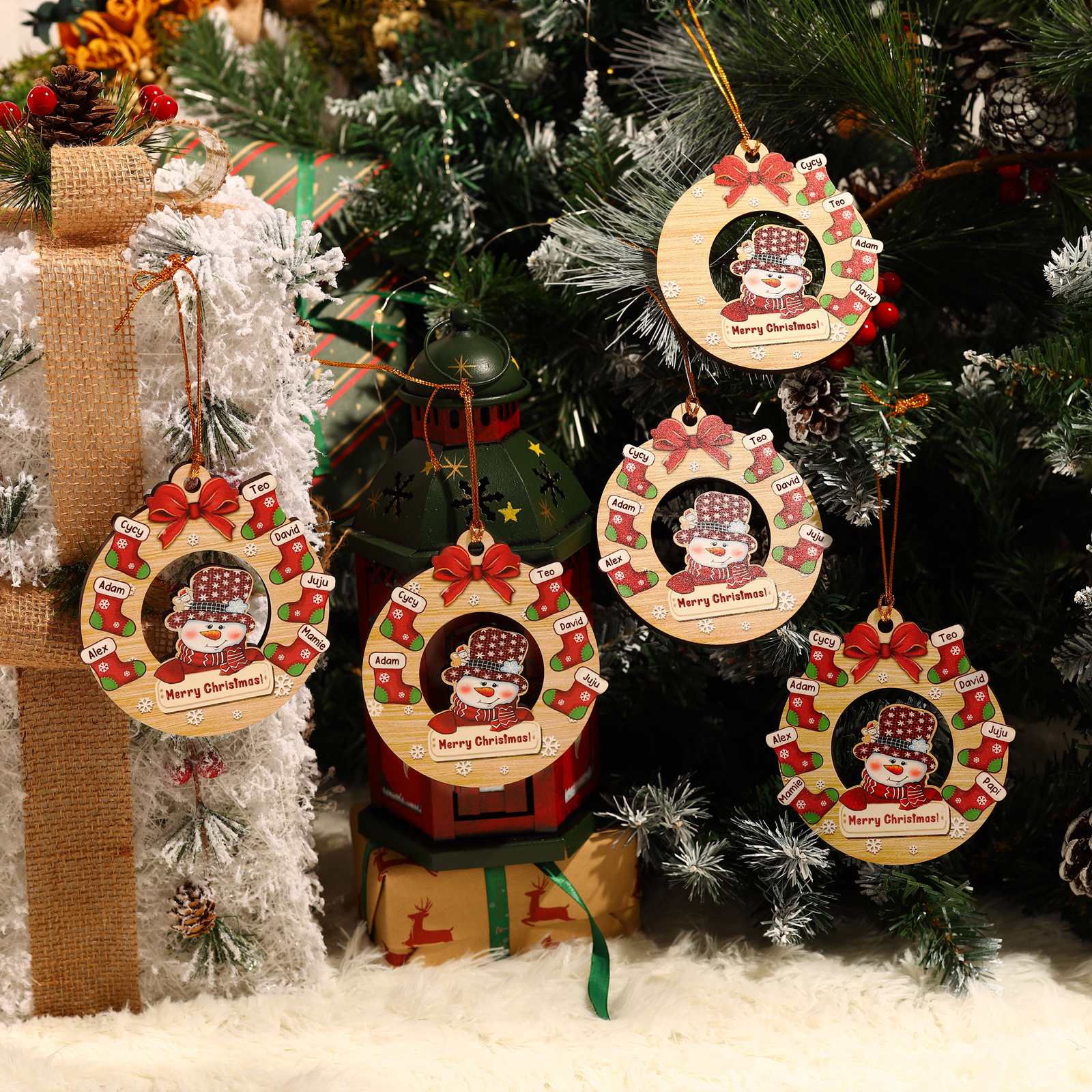 Navidad-Ornamentos Navideños de Madera Muñecos de Nieve y Calcetines 4 Nombres con Texto Personalizados-Jessemade ES