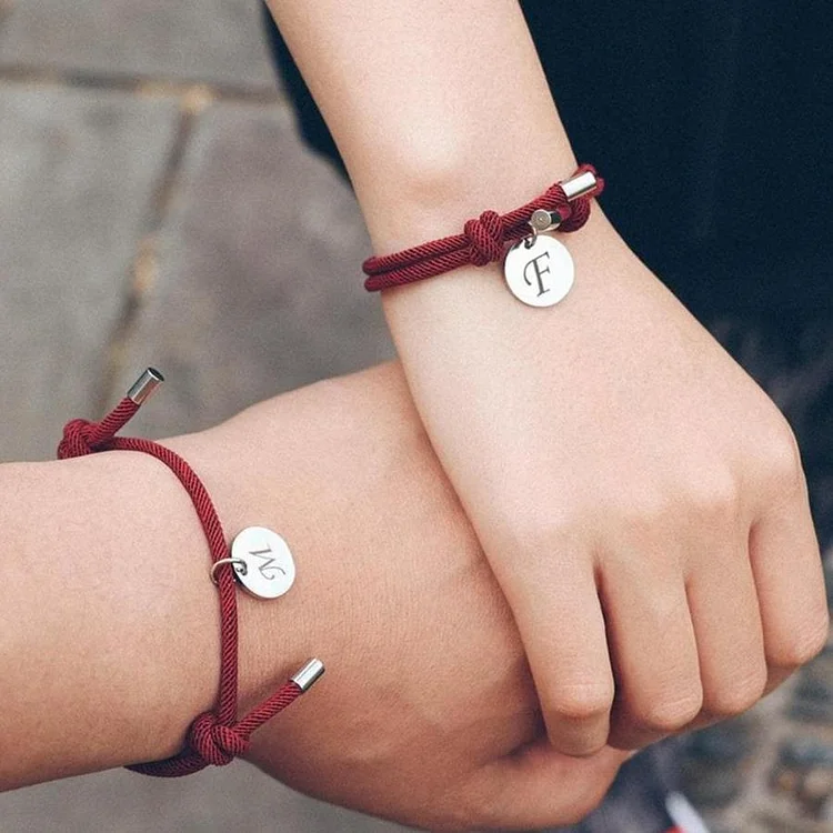 Pulseras de cuerda para pareja con dije de corazón magnético 2 letras personalizadas-Jessemade ES