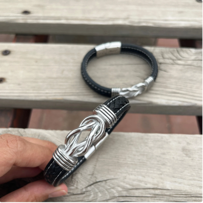 Para mi hombre-Pulsera de Cuero Nudo Eterno de Acero Inoxidable con 2 Nombres Personalizados