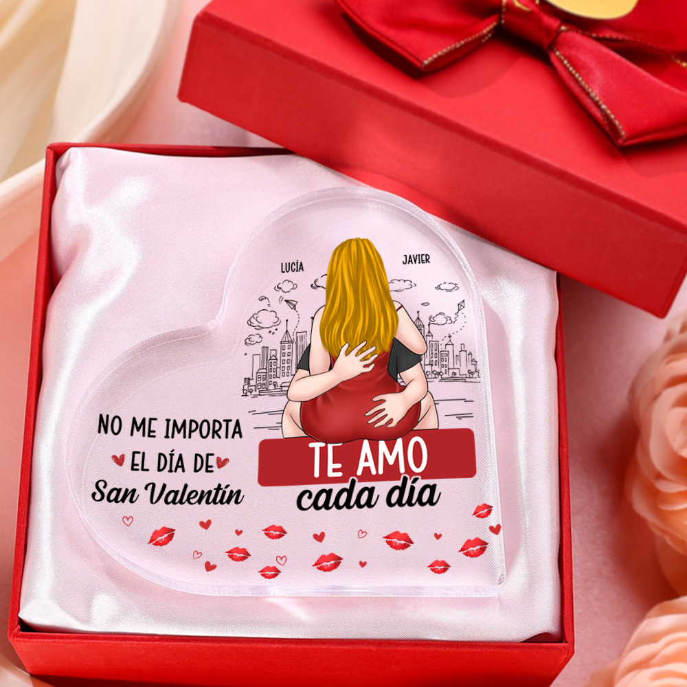 Placa acrílica personalizada en forma de corazón – Regalo romántico para parejas – «Te amo cada día»