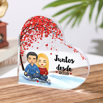 Placa de acrílico en forma de corazón con 2 nombres, año y figuras personalizados
