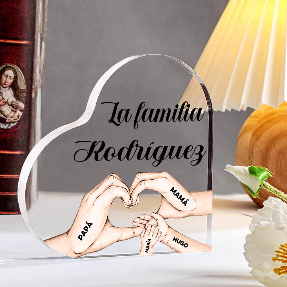 Placa de acrílico en forma de corazón mano a mano con 1 texto y 4 nombres personalizados-Jessemade ES