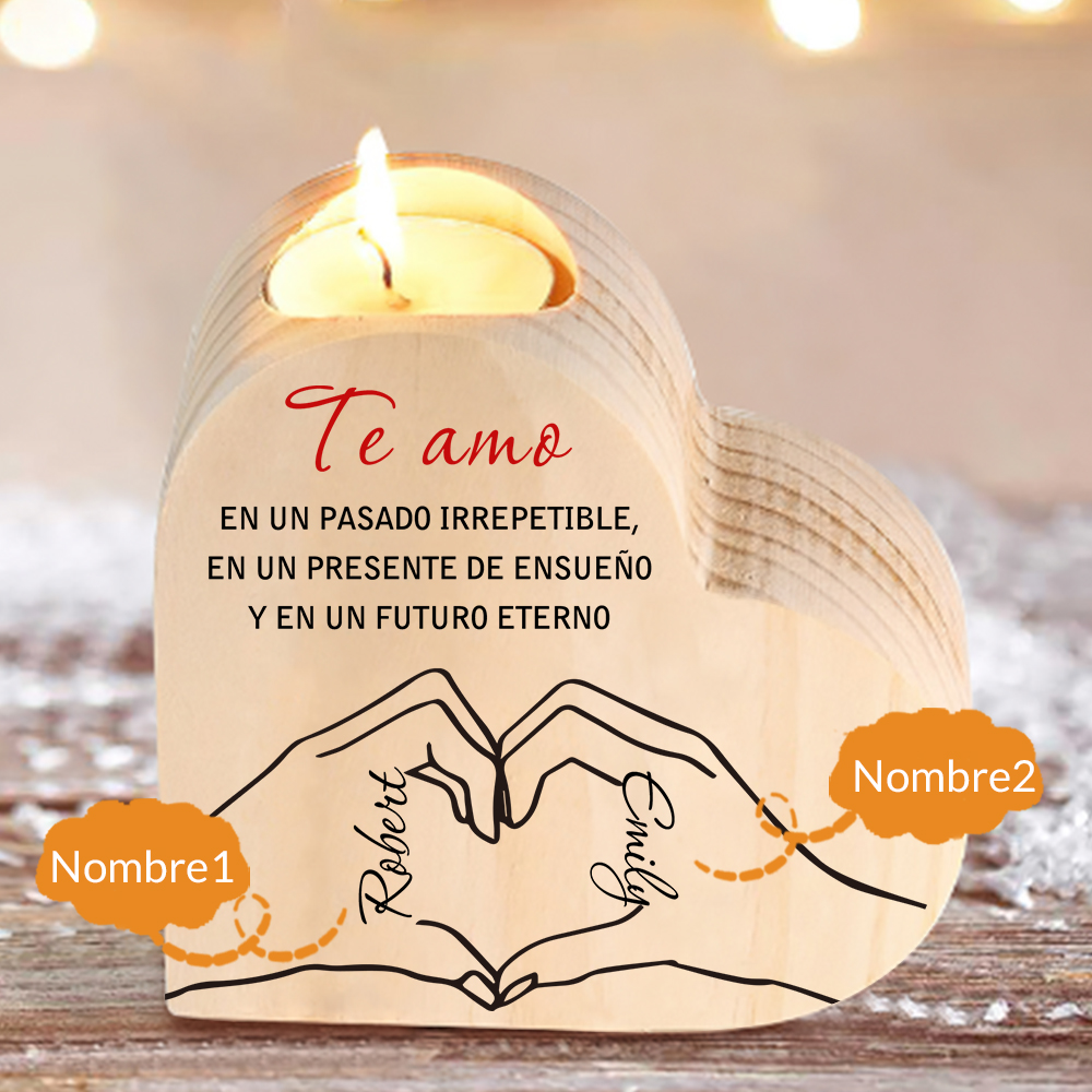 Candelero de madera posando corazón con manos para pareja sin vela personalizado con 2 nombres-Jessemade ES