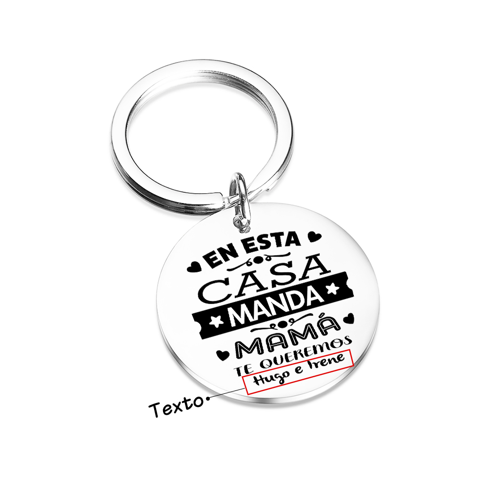 A mi mamá - Llavero de placa redonda "mamá manda" con 1 texto personalizado-Jessemade ES