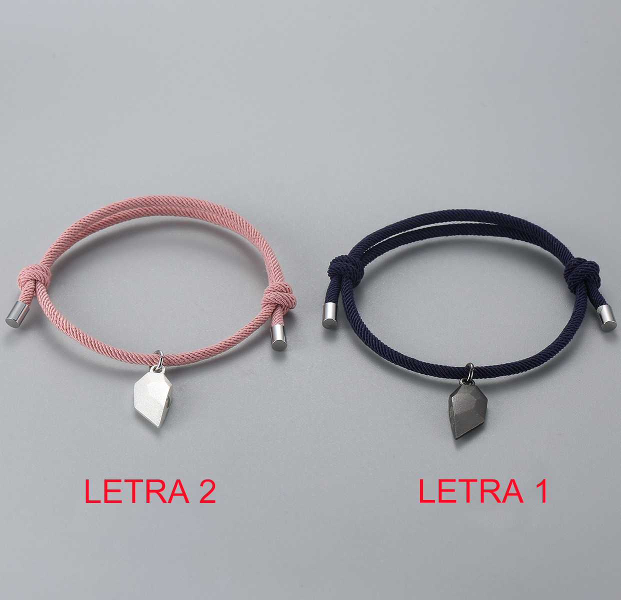 Pulseras de cuerda personalizadas con 2 letras para pareja con dije de corazón magnético | Jessemade