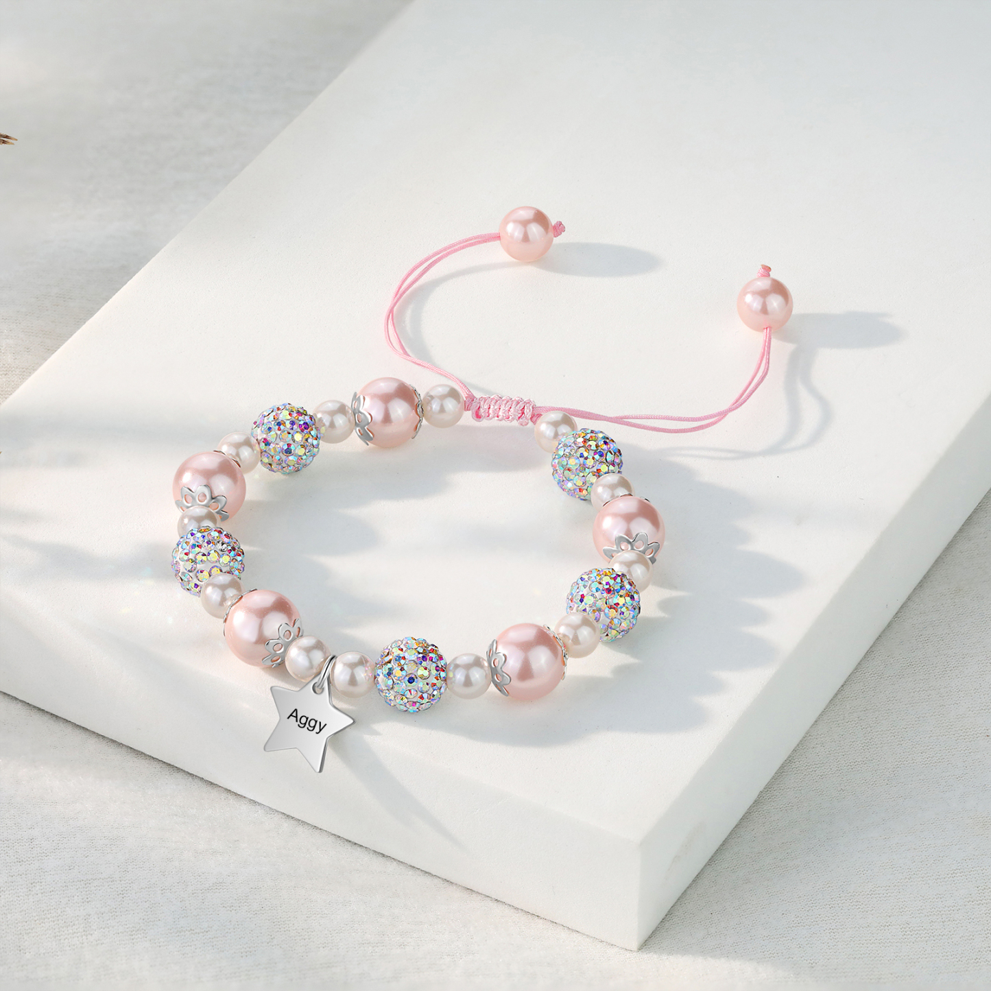 Unidad de 2 pulseras de perlas para mamá e hija con dije personalizado de 2 nombres