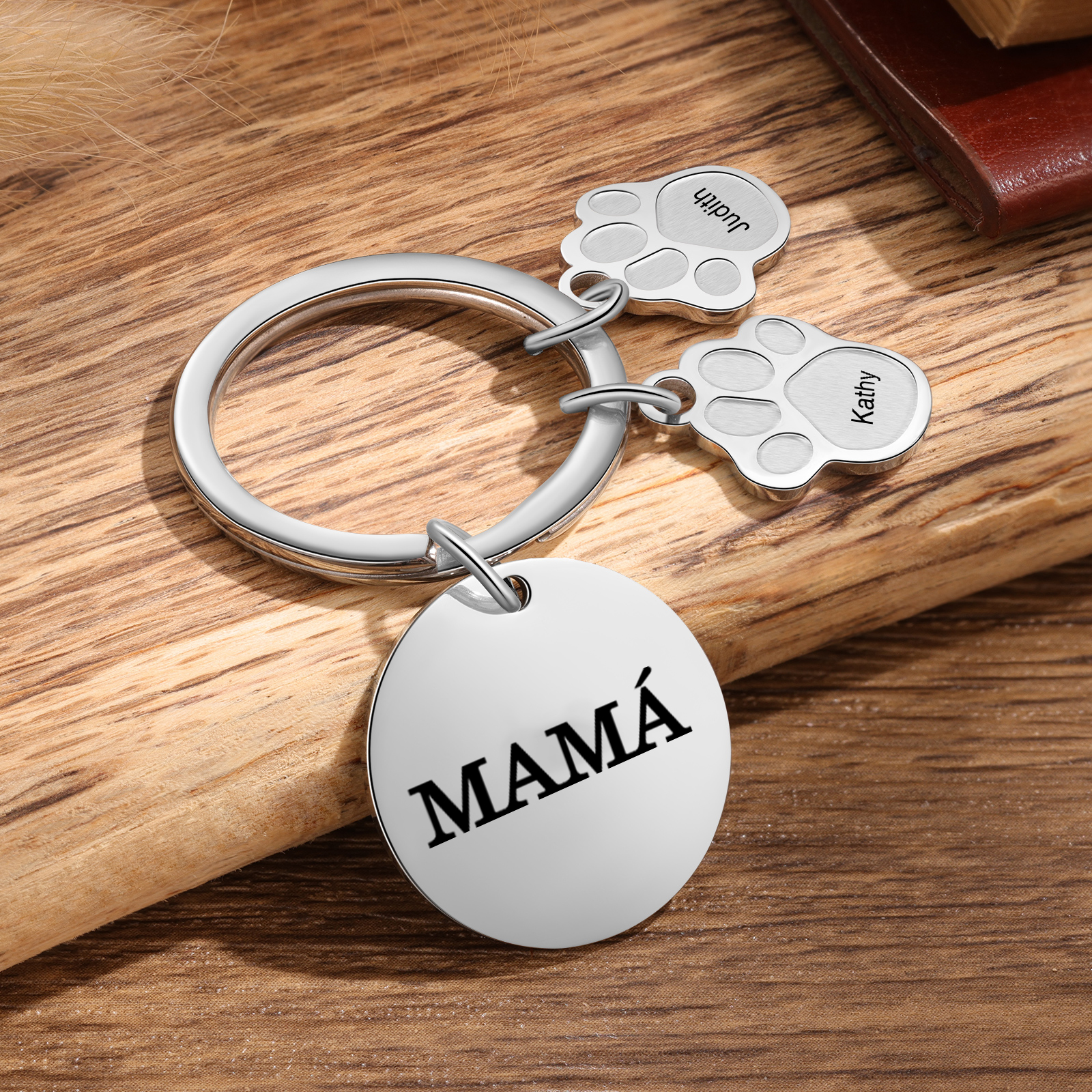 A mi familia - Llavero con 2 nombres personalizados en patas con texto-Jessemade ES