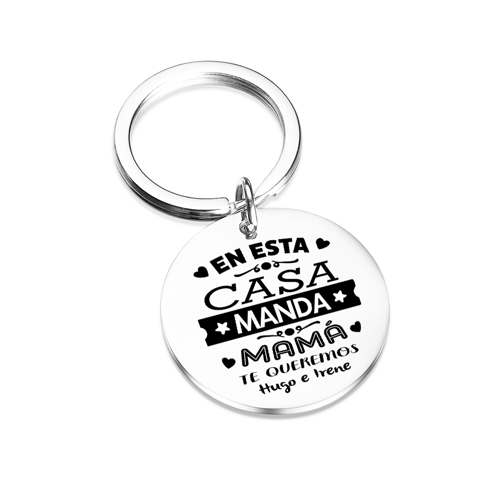 A mi mamá - Llavero de placa redonda "mamá manda" con 1 texto personalizado-Jessemade ES
