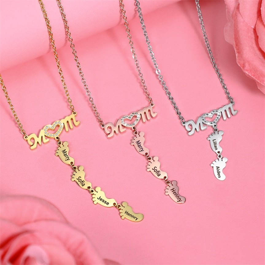 Collar "MoM" con colgante de huellas personalizadas con 4 nombres-Jessemade ES