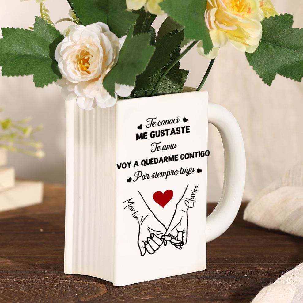 Florero de Cerámica en Forma de Libro Personalizado con 2 Nombres y una Fecha para Parejas