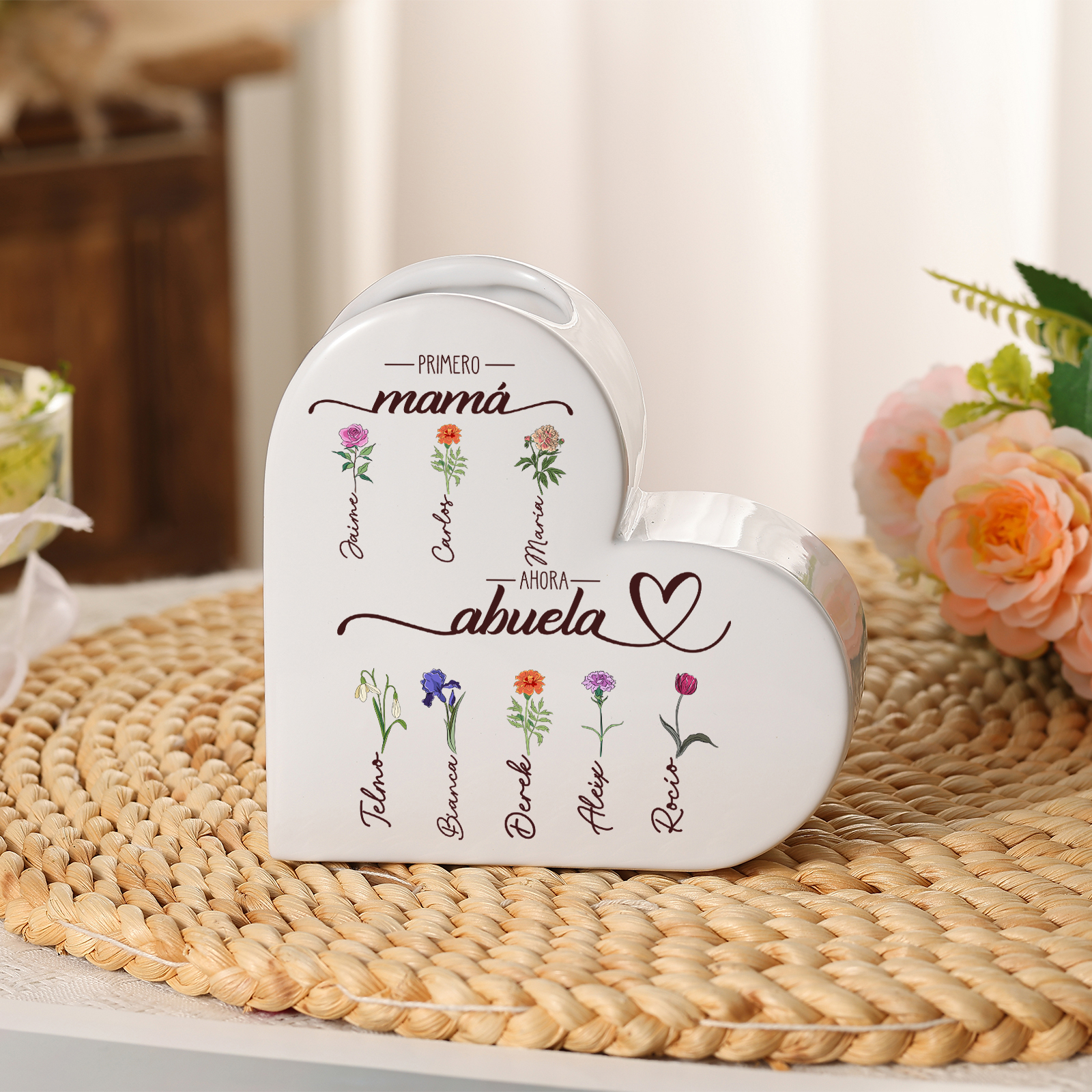 Jarrón de cerámica personalizado con forma de corazón: primero Mamá, ahora Abuela; personalizado con 2–10 flores de nacimiento y nombres; regalo para el Día de la Madre y de cumpleaños para Mamá y Abuela | Jessemade