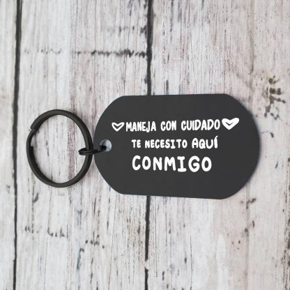 Llavero personalizable de pareja negra: Conduce con cuidado