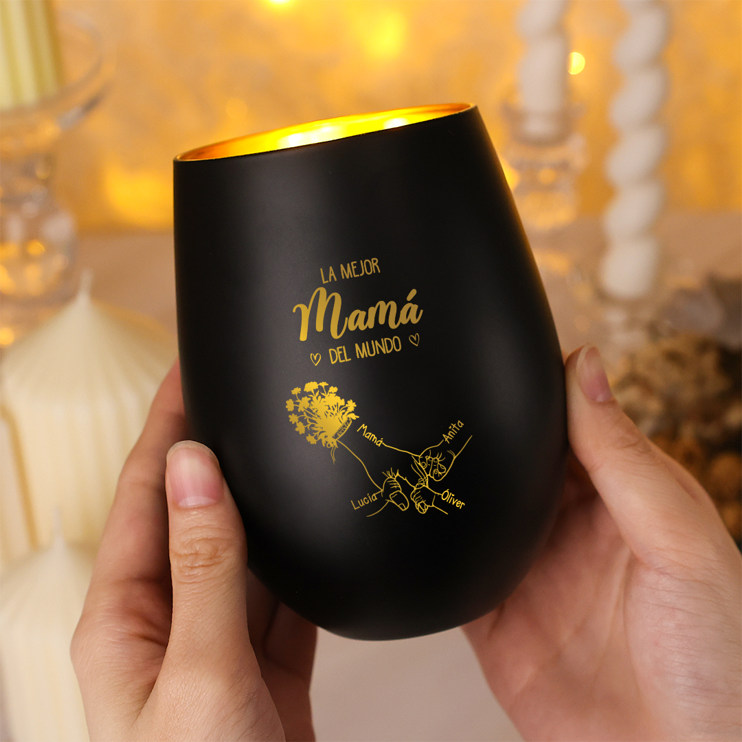 Portavelas de cristal personalizado con mano sujetándolo, personalizable con 2–7 nombres, la mejor mamá del mundo