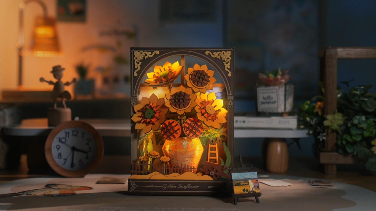 The Rowood Artistic 3D Painting Series comes with LED lighting, so that you can place it at table as a night light.
