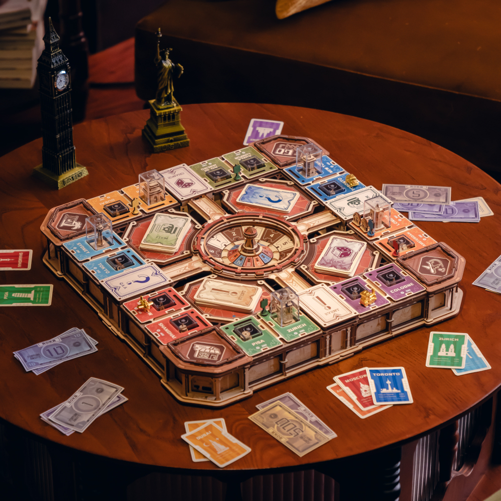 Plateau de Fortune Quest EGM01 avec un spinner central en marbre, des propriétés colorées, des cartes et de l'argent