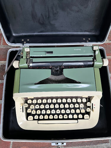 A real vintage typewriter shared by NoodleSalad in the Robotime Community