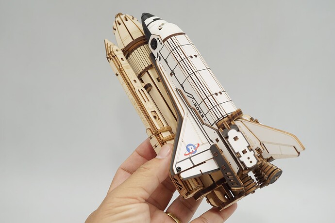 Close side angle of the ROKR Space Shuttle LKA02 showing the shuttle and boosters