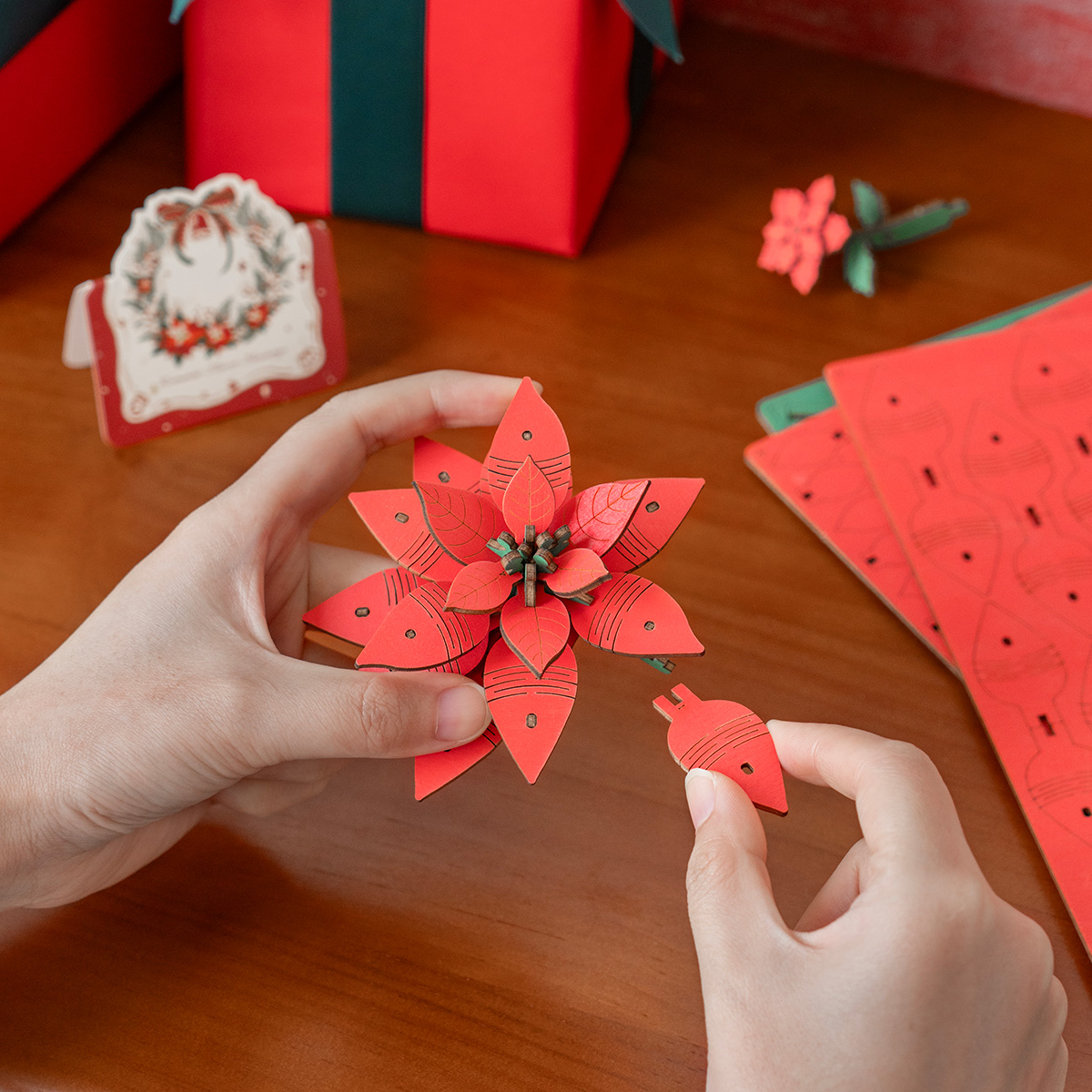 Rowood Poinsettia TF001 - DIY Flower Bouquet 3D Wooden Puzzle – ROKR