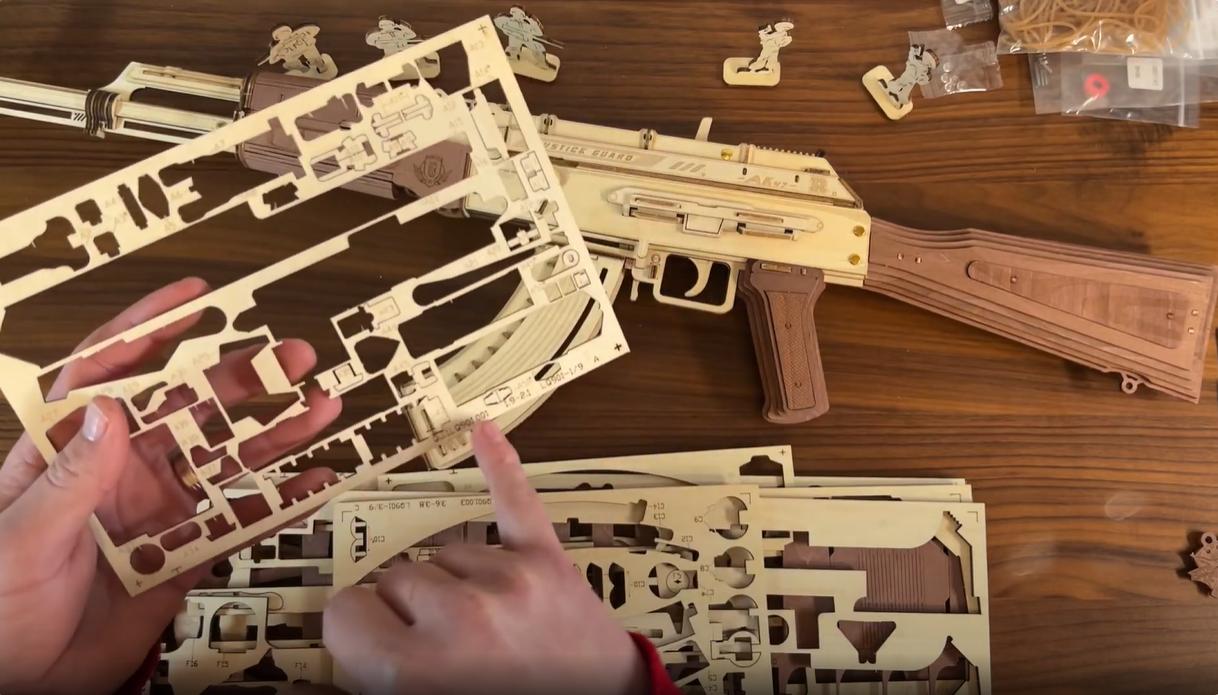 彫刻・オブジェ ak ROKR AK-47 Assault Rifle Gun Wooden 3D Puzzle Review