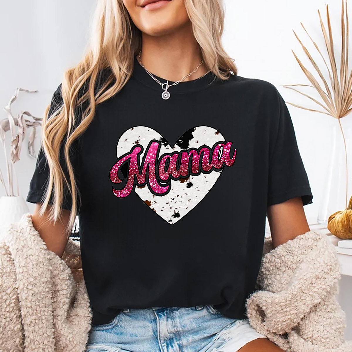 Casual T-Shirt With A Cow-Patterned Heart Pattern And A Shiny Rose-Red