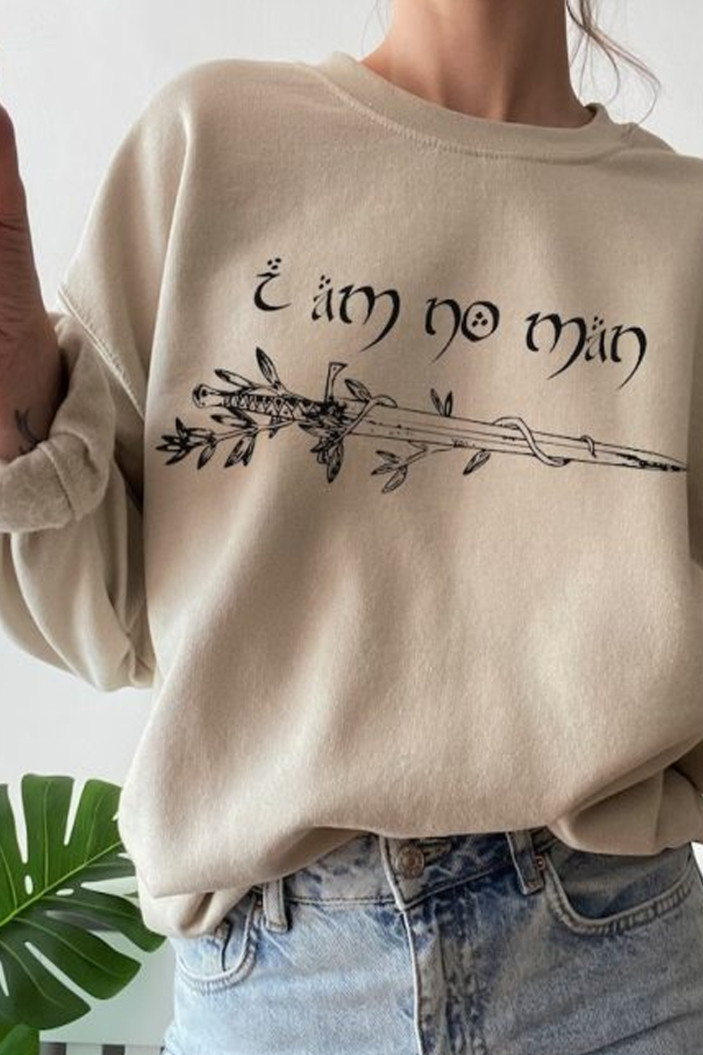 LOTR I am no man Vintage Shirt