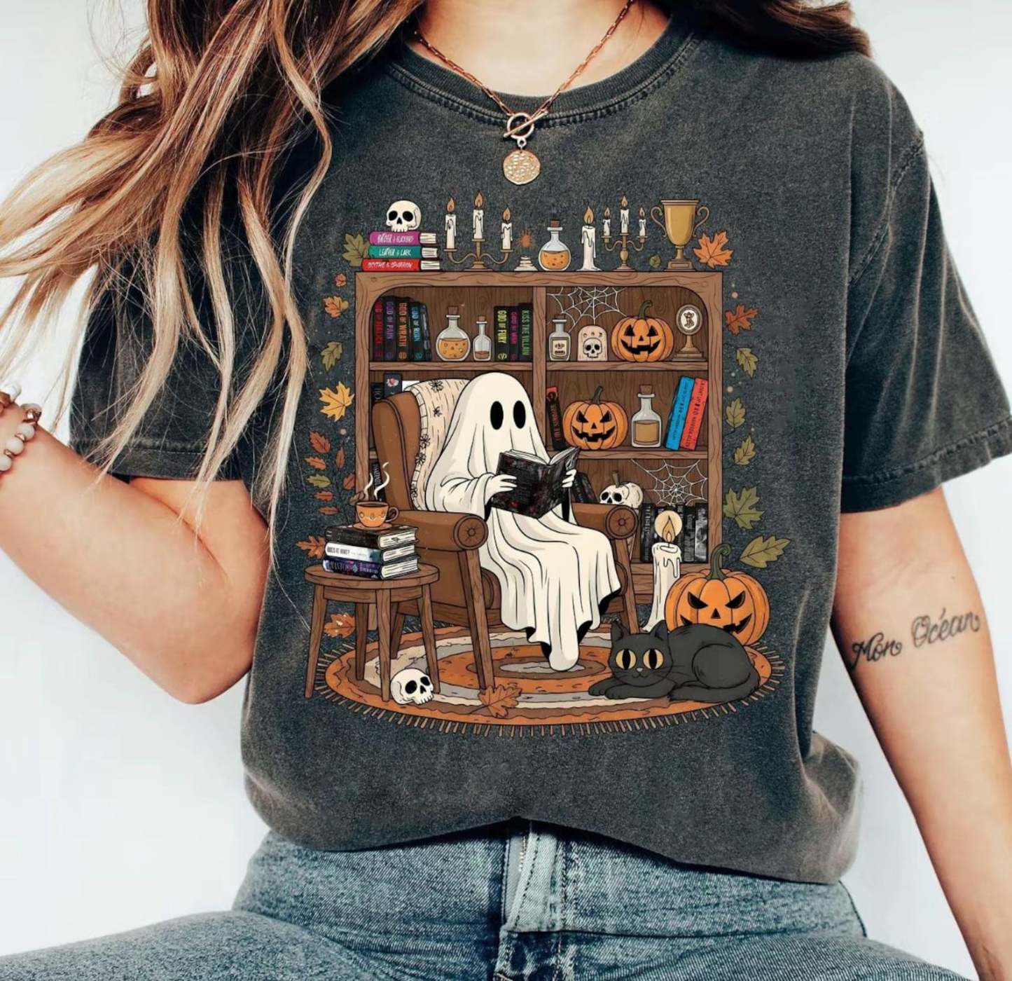 Cozy Ghost Reading T-Shirt: Halloween Library Bookshelf Tee