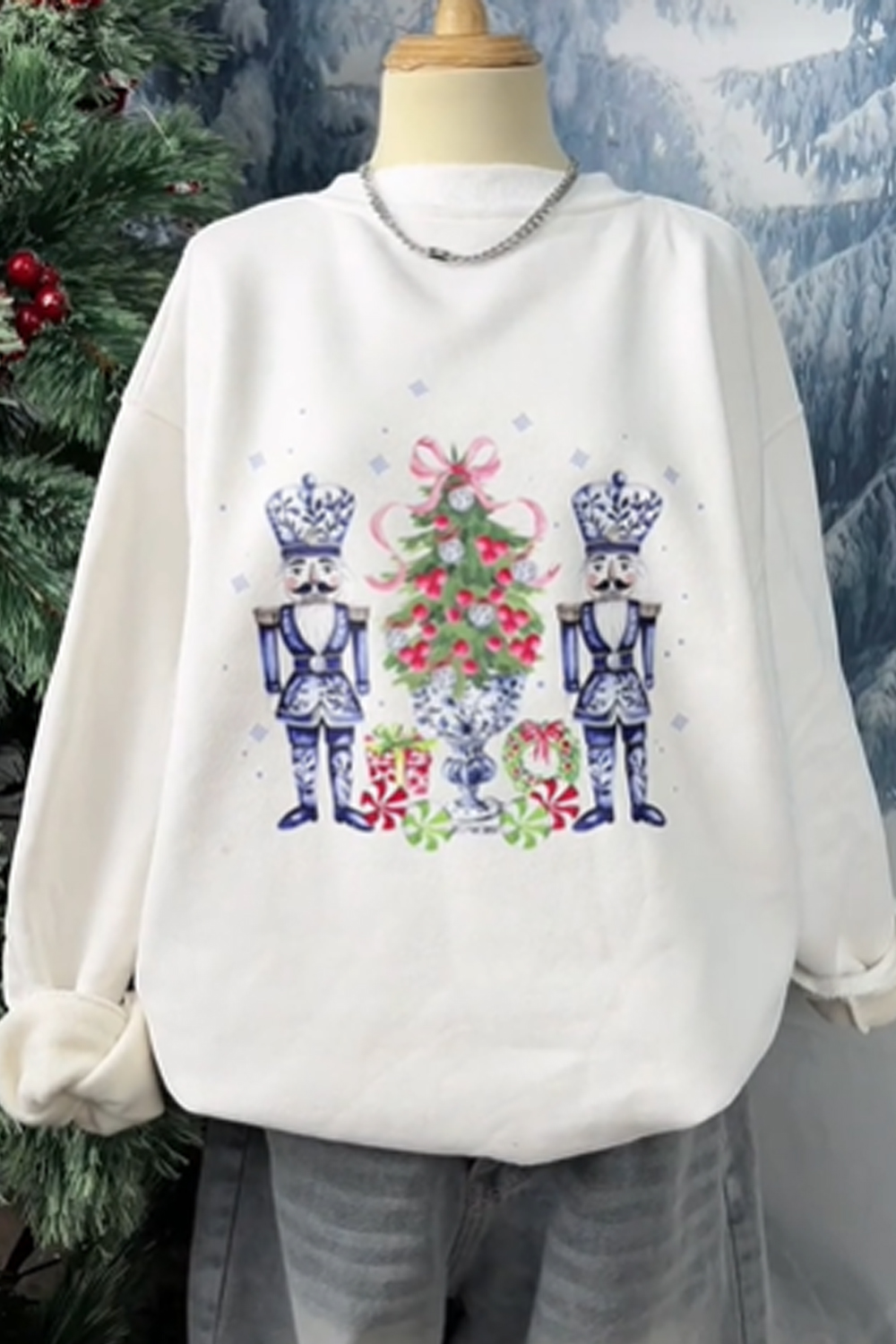 Christmas Cartoon Print Round Neck Ladies Long Sleeve Sweatshirt