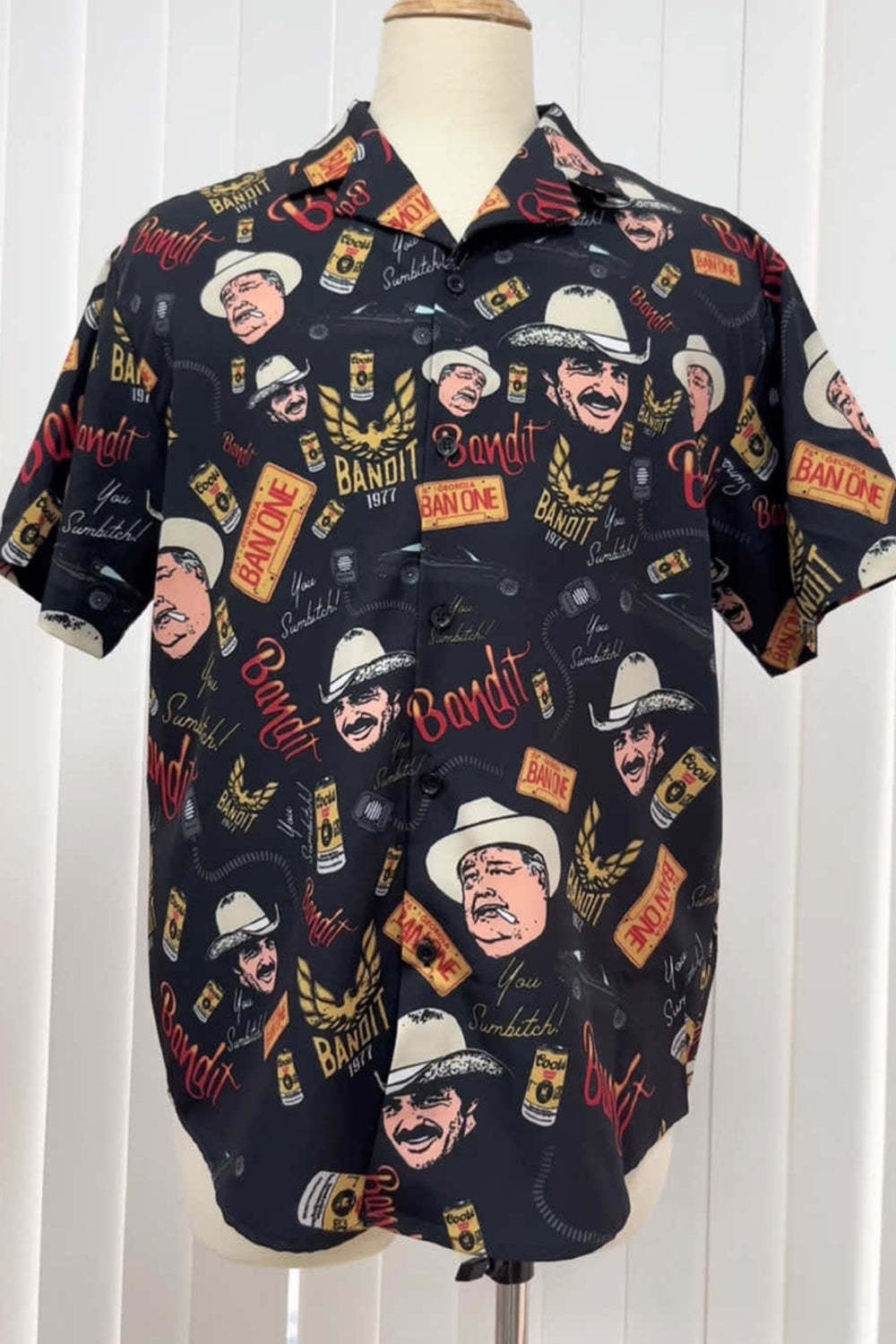 ‘troublemaker on vacation’shirt