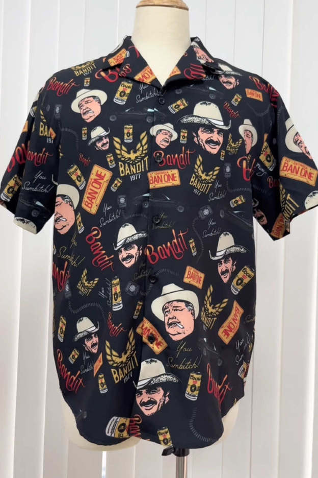 ‘troublemaker on vacation’shirt