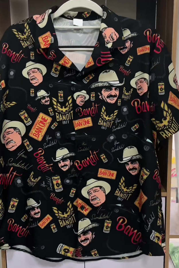 ‘troublemaker on vacation’shirt